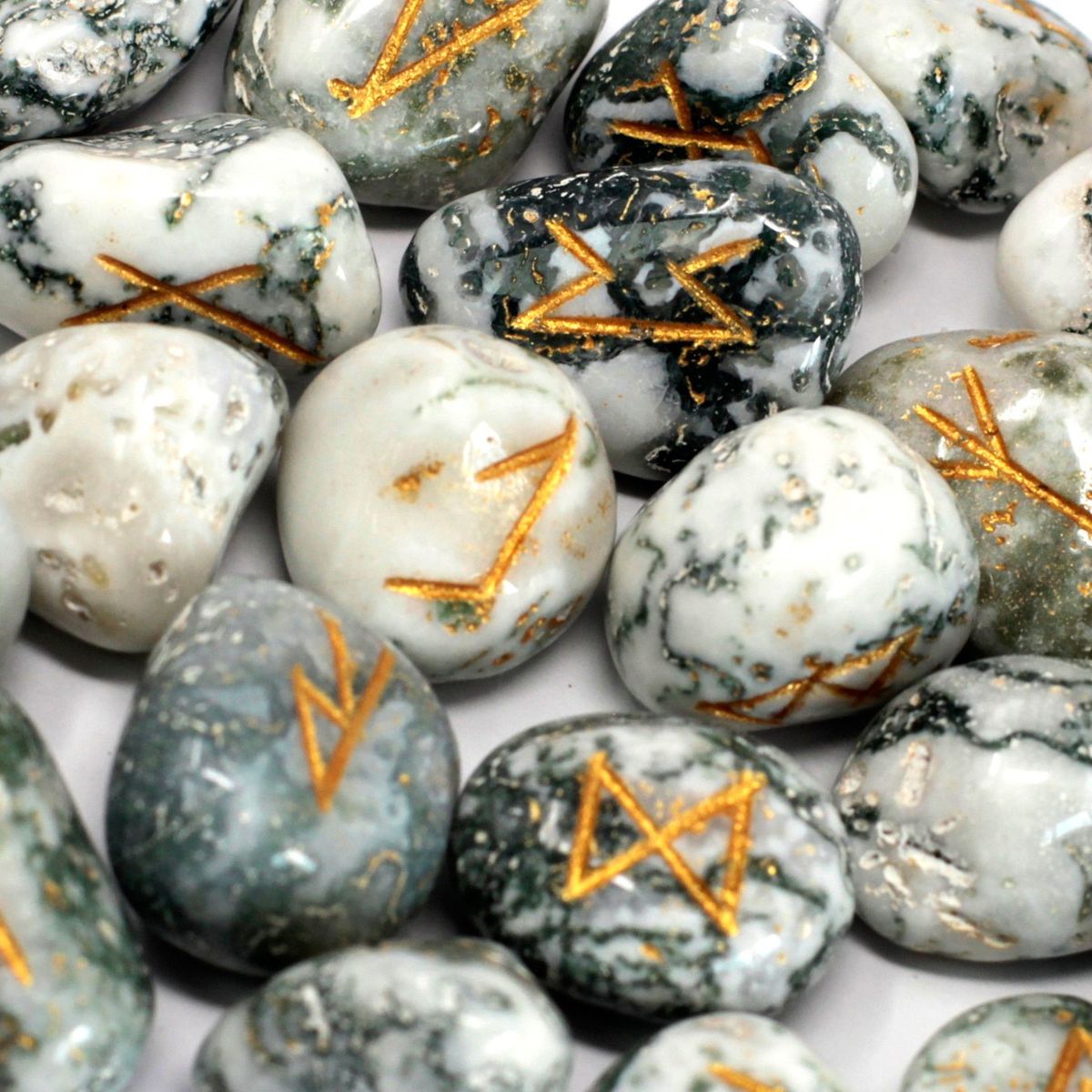 Rune Stone Set in Pouch – Tree Agate