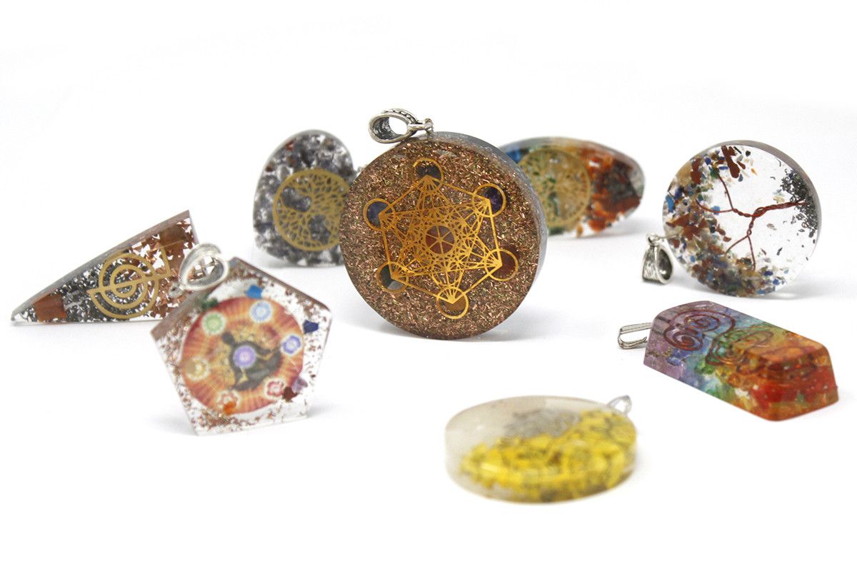 Orgonite Power Pendant – 7 Stone Chakra Heart