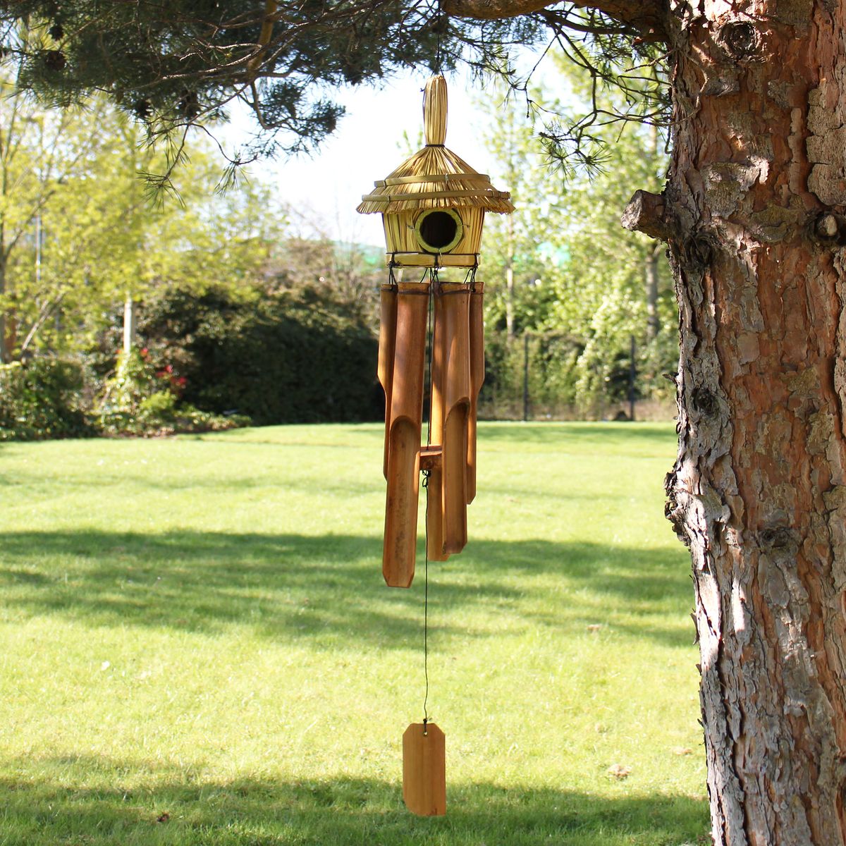 Round Seagrass Bird Box with Chimes – 45x17cm