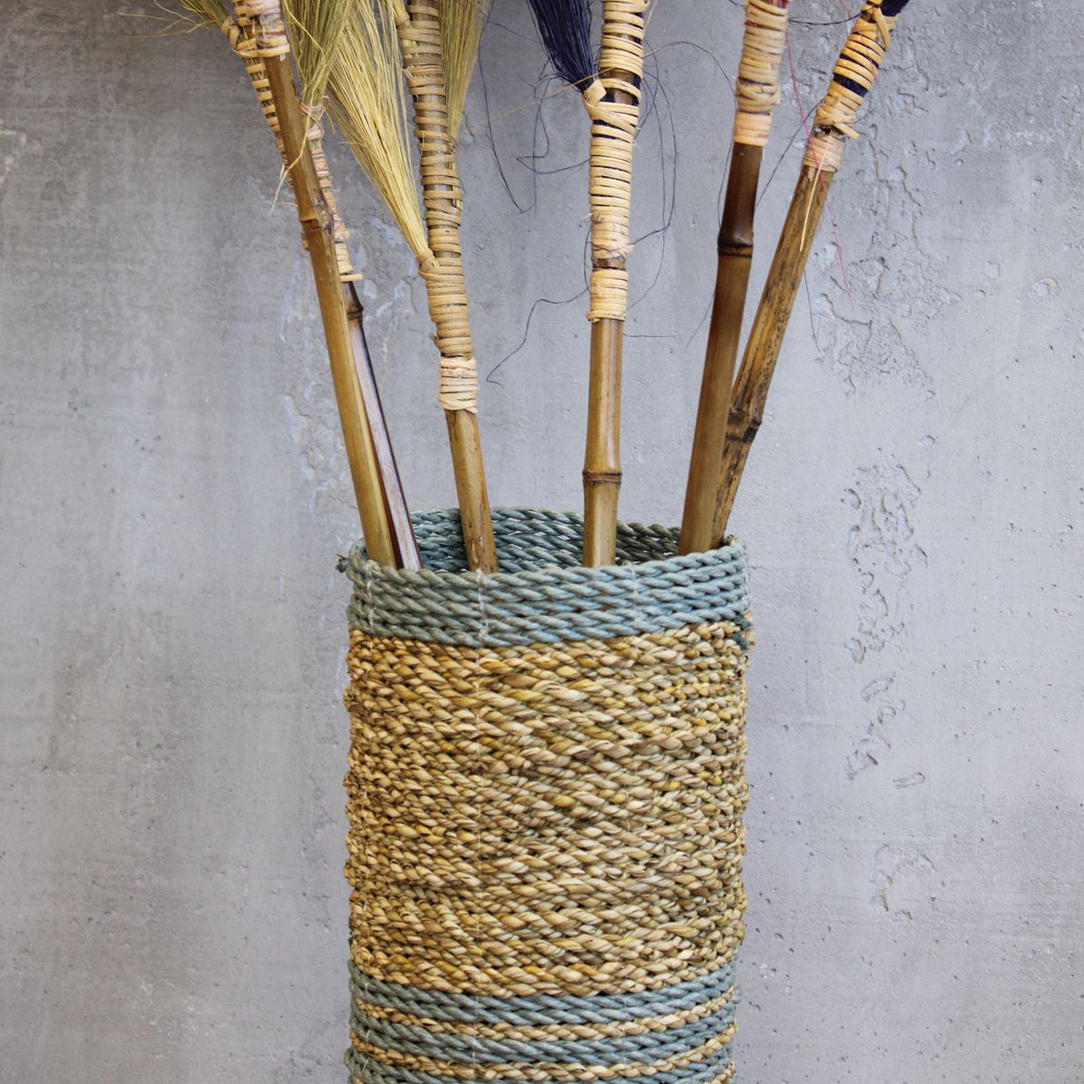 Seagrass & Abu-Abu Raffia Set – 2 Vases & 2 Bins
