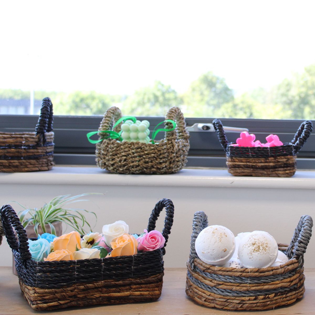 Natural Seagrass Baskets – Set of 2