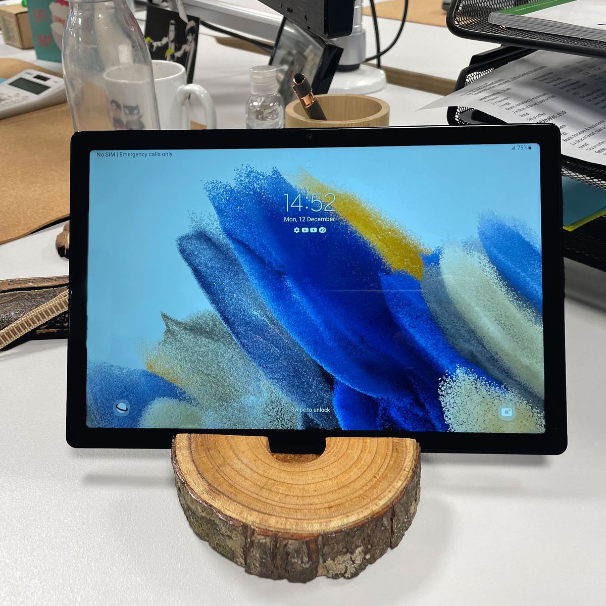 Small Log Phone Holder – Full Slice, Natural