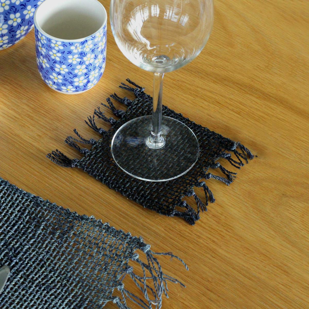 Seagrass Fringe Coasters – Black, Set of 4