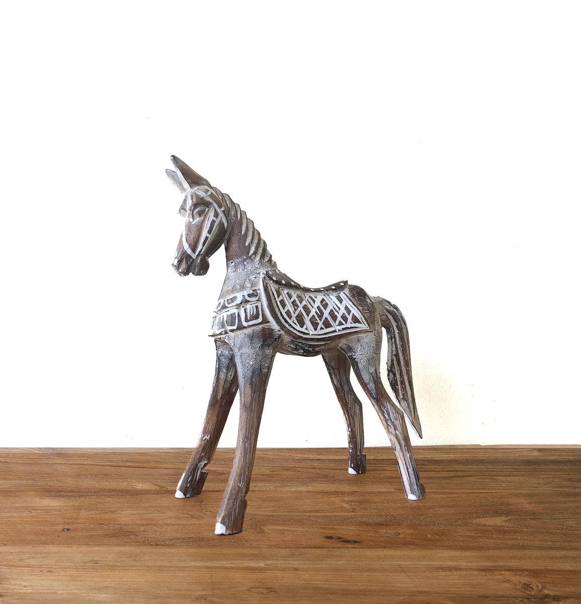 Antique-Style Carved Wooden Horse – 25cm