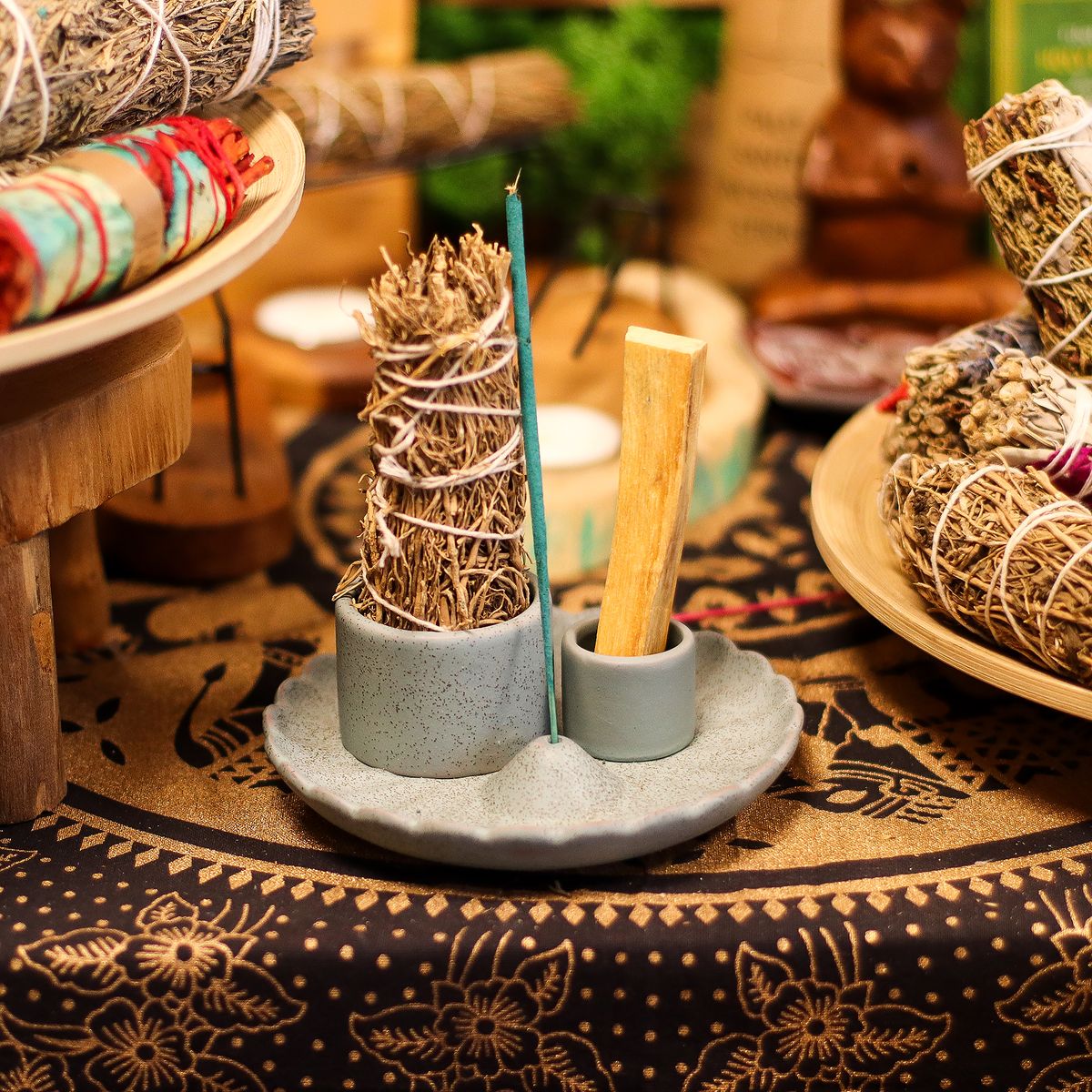 Ceramic Palo Santo & Smudge Holder – Lotus Flower, Blue