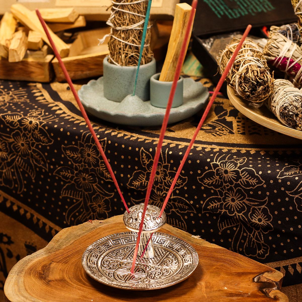 Mushroom Plate Incense Holder – Silver Effect