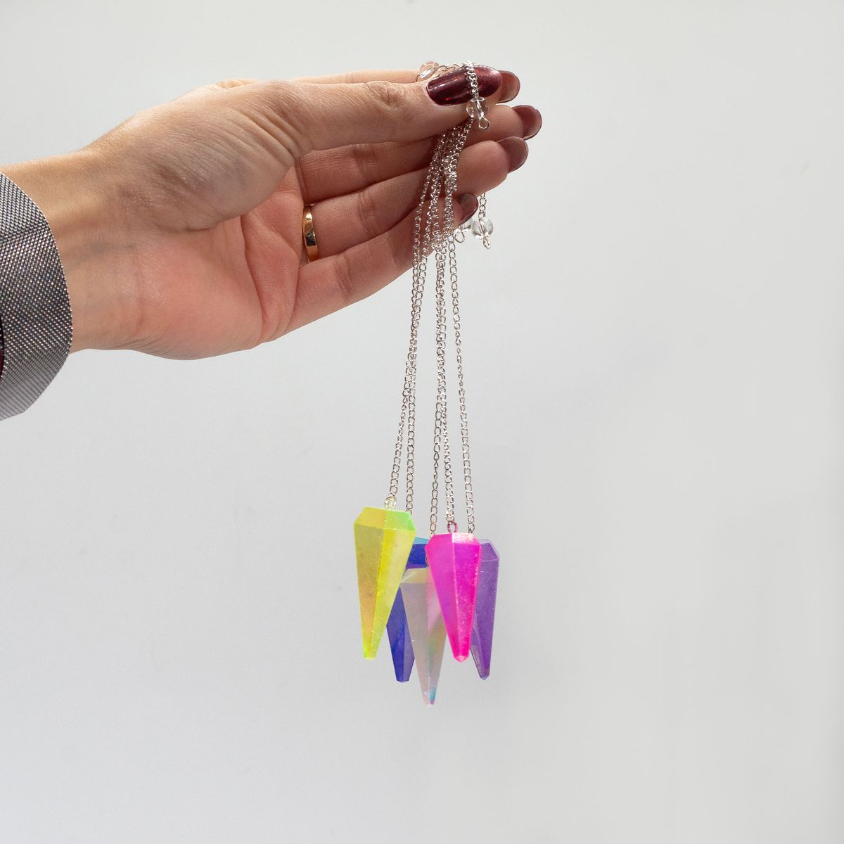 Six Sided Aurora Crystal Pendulum – Angel White, 4cm