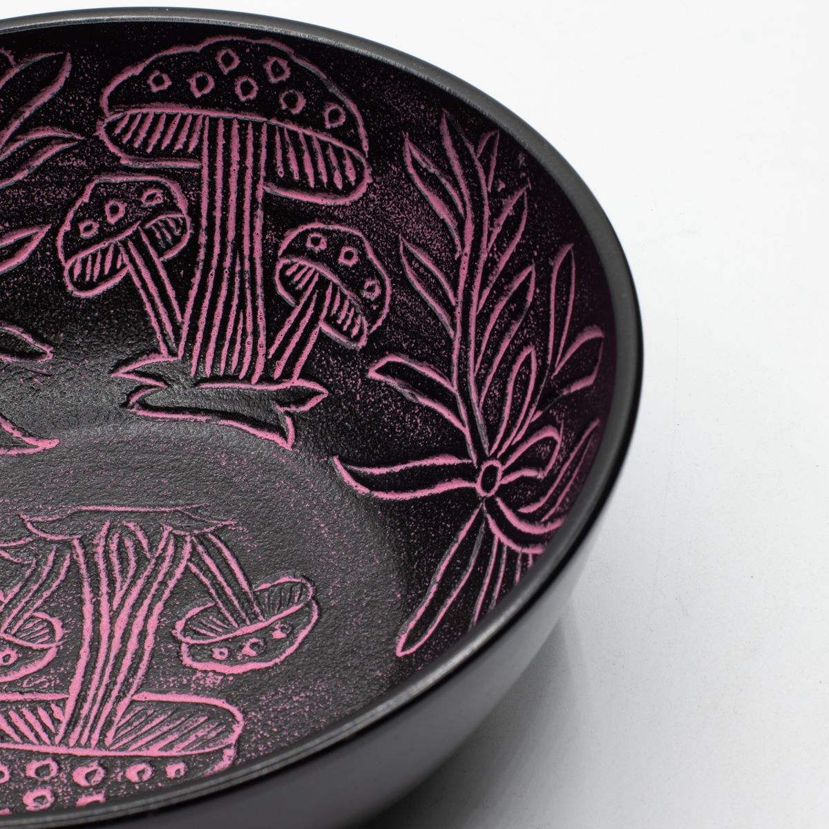Mushroom Aluminium Singing Bowl – Pink, 20cm