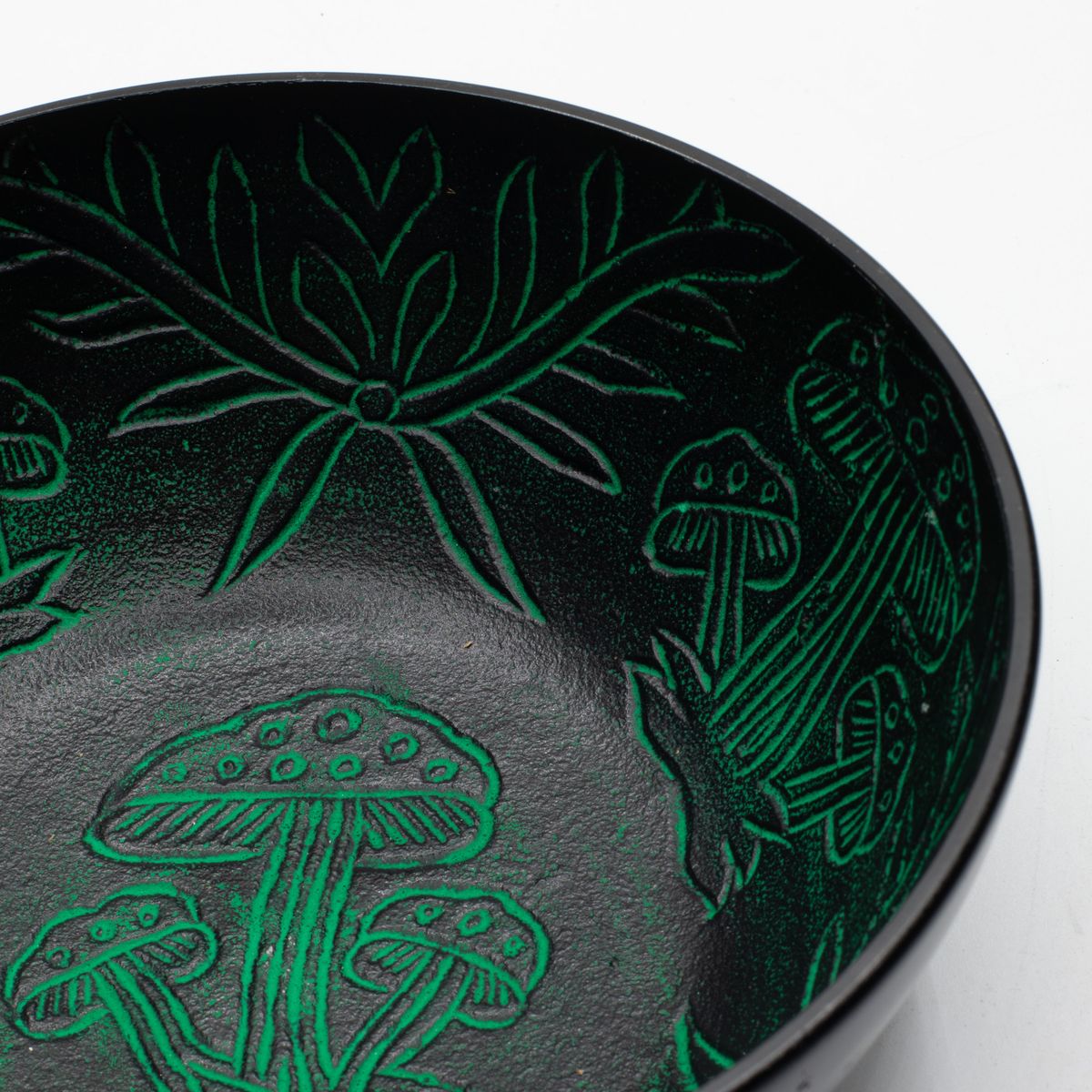 Mushroom Aluminium Singing Bowl – Green, 20cm