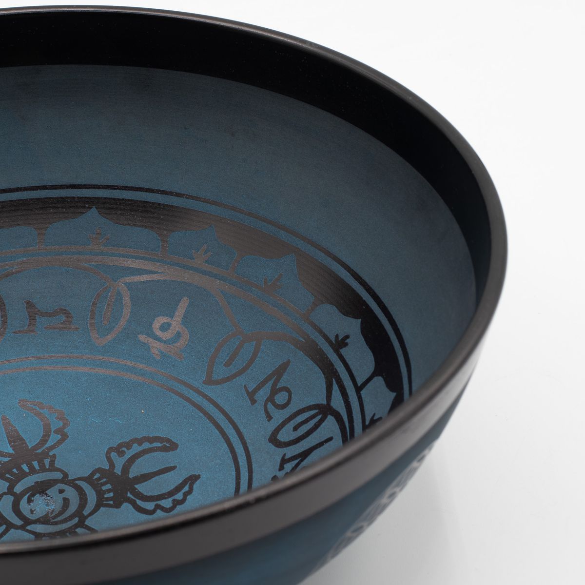 Tibetan Double Dorje Aluminium Singing Bowl – Blue, 27cm