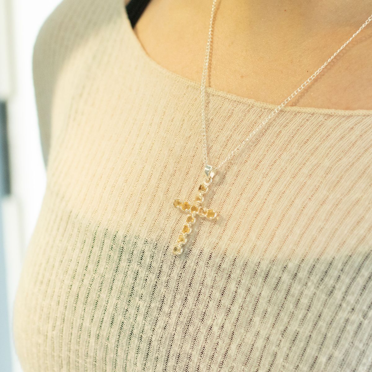 Silver Plated Citrine Crucifix Pendant – 45cm Chain