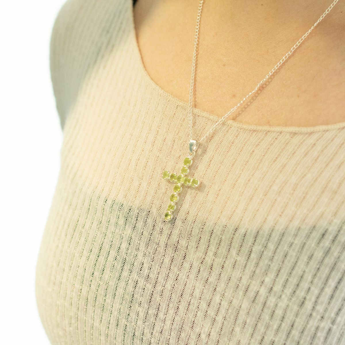 Silver Plated Peridot Crucifix Pendant – 45cm Chain